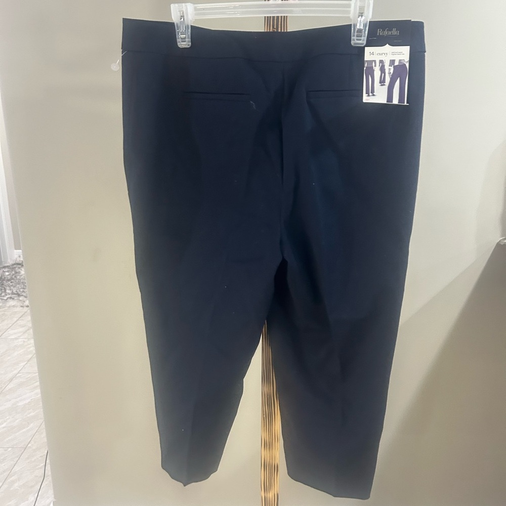 Rafaella Navy Curvy Cropped Slacks Retail $62 Size 14 NWT - Picture 5 of 7